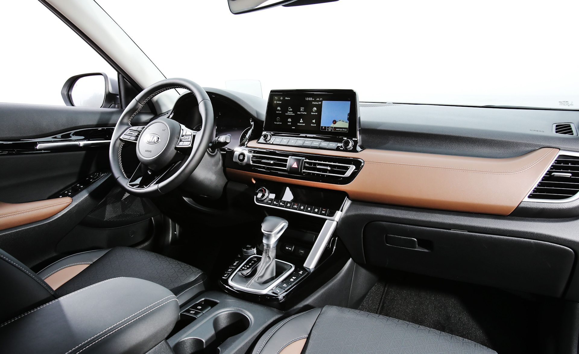 /img/cars/1637051802-interior_kia_Seltos_7.jpg