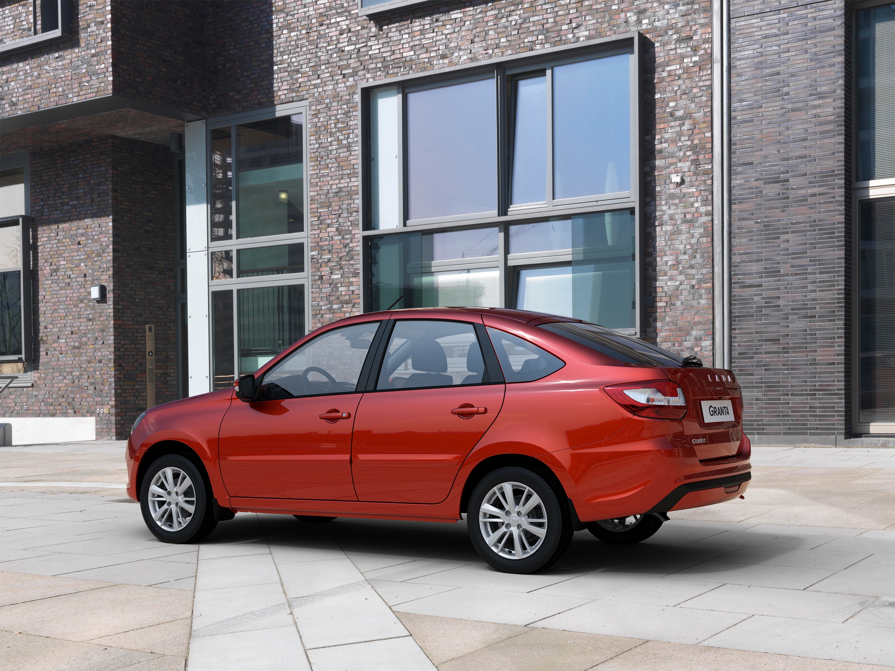 /img/cars/1637052069-exterior_lada_Granta_liftback_2.jpeg